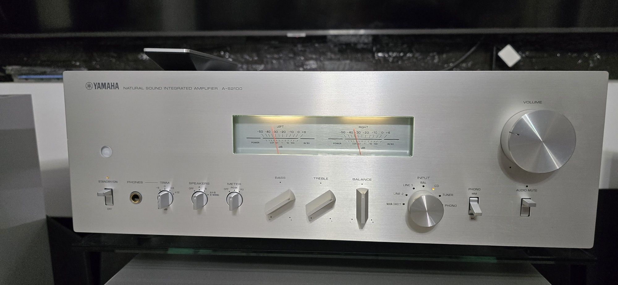 Amplificator stereo Yamaha AS-2100 XLR vu-metre 23.4 kg