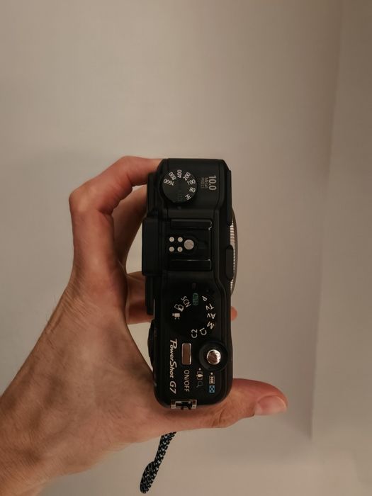 Компактен Canon Powershot G7