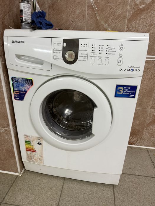 Стиральная машина почти новая  могу доставить до адресса по городу