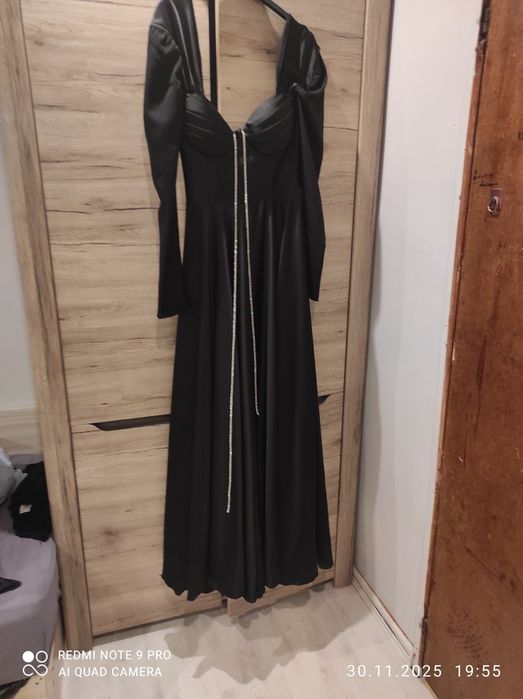 Бална рокля черна сатенена
