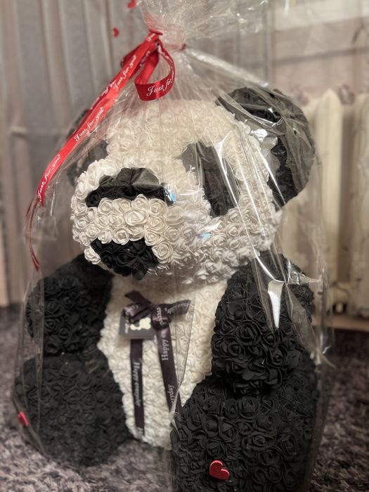 Бутиково ръчно изработено мече от рози