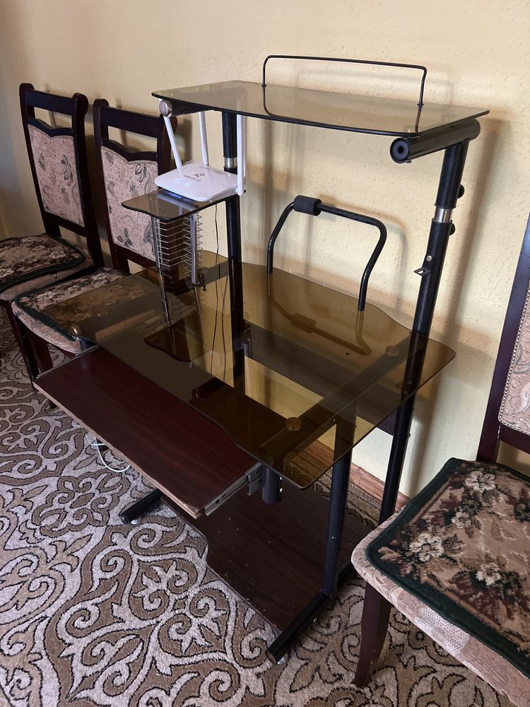 Компьютерный стол