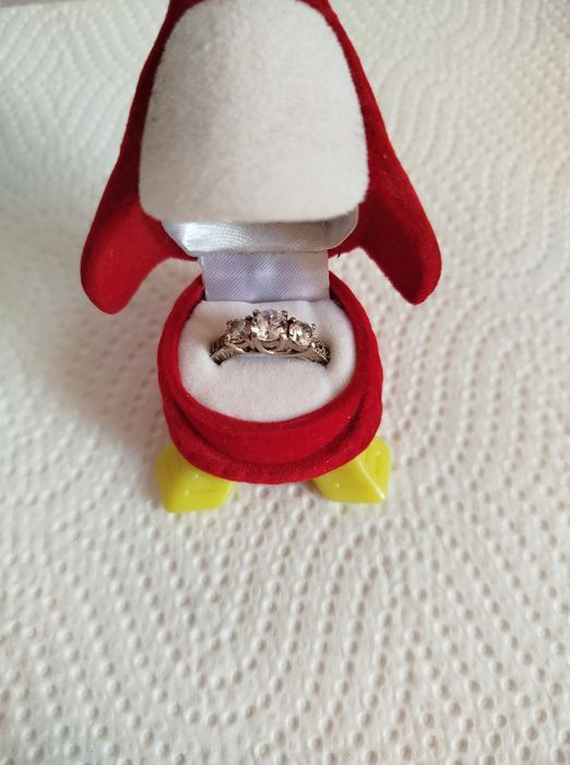 Kumush uzuk 925 sotiladi