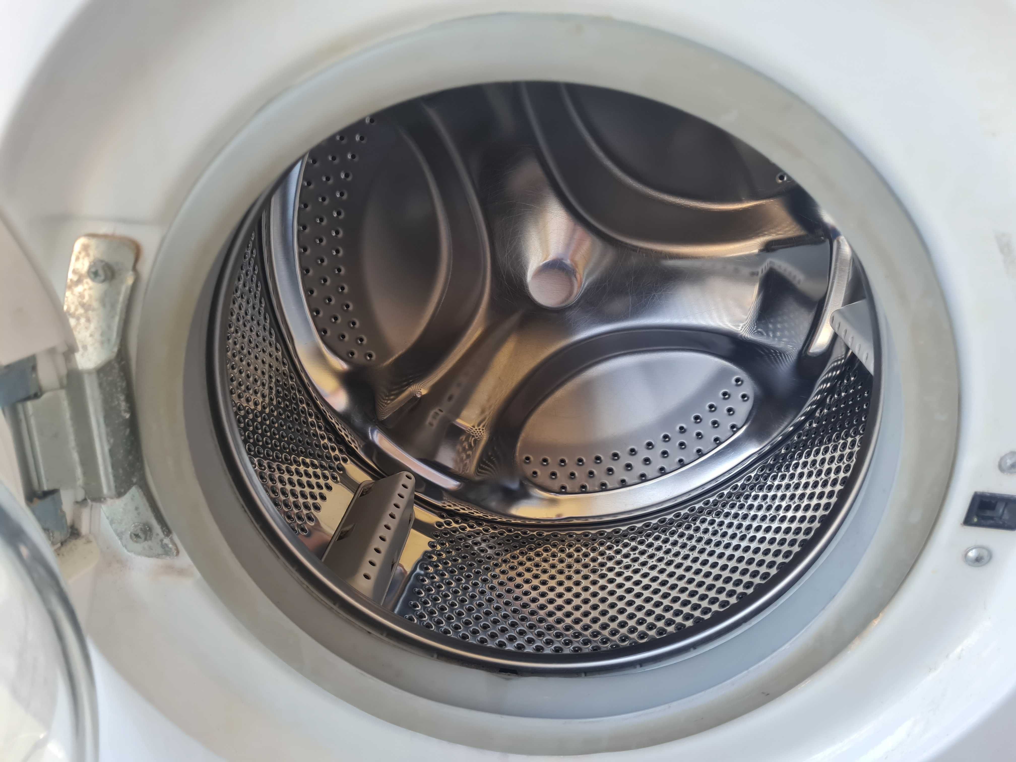 Продавам пералня  Indesit WISL 105 X (EX)