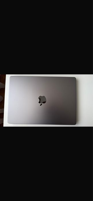 macbook pro 14 2023 10nuclee, 8gb memorie, 512ssd