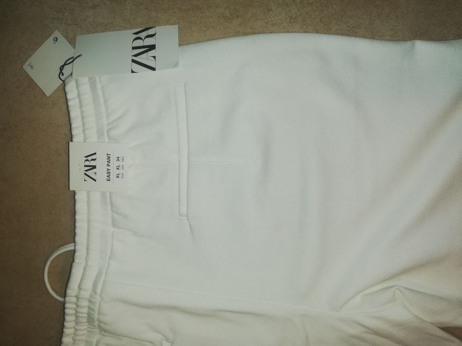 Pantaloni scurți bermude Zara foarte comfortabili