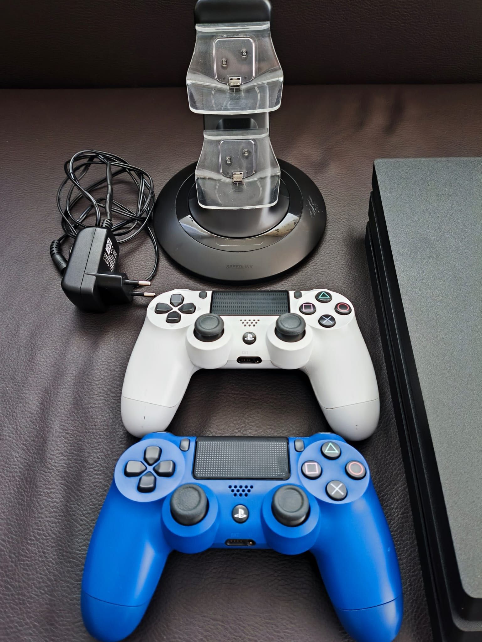 PlayStation 4 Pro CUH-7216B последен модел + 1TB SSD