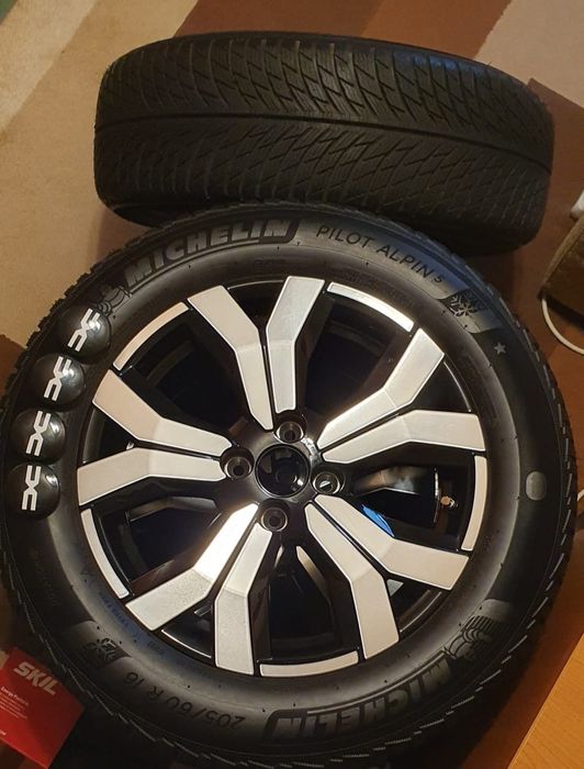 Cauciucuri Michelin Pilot Alpin 205/60/16  și Jante Mahalia 16"