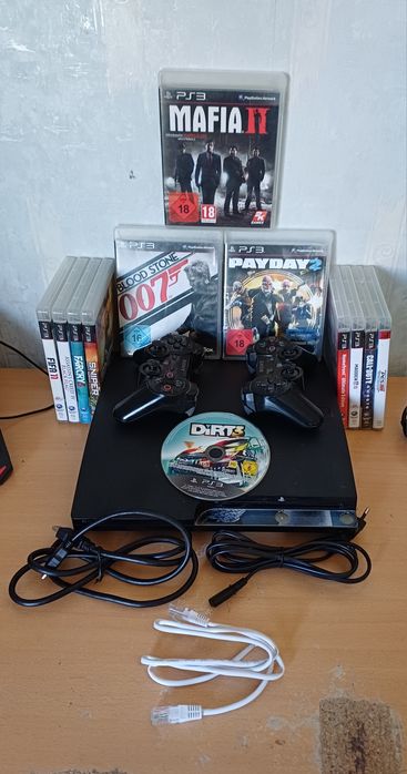 PlayStation 3 Slim + 2 джойстика + игри