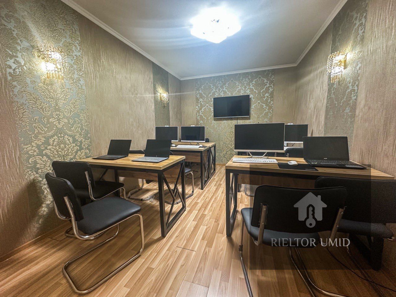 СРОЧНО ДОМ Дархан 5 соток евро ремонт 2 уровня вид на Парк Тельмана