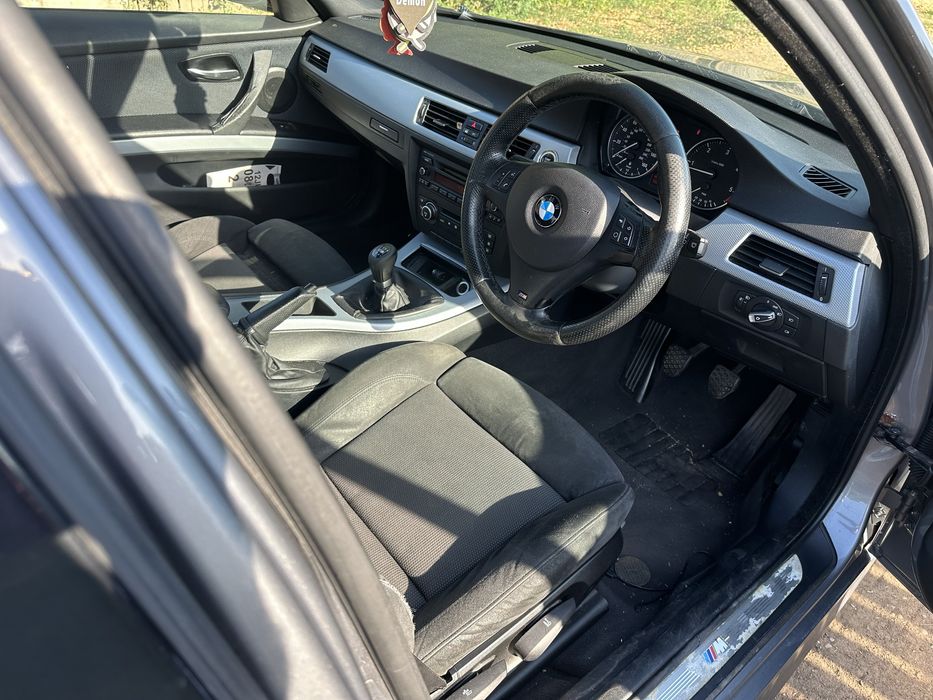 Dezmembrez Bmw 318d e90 LCI