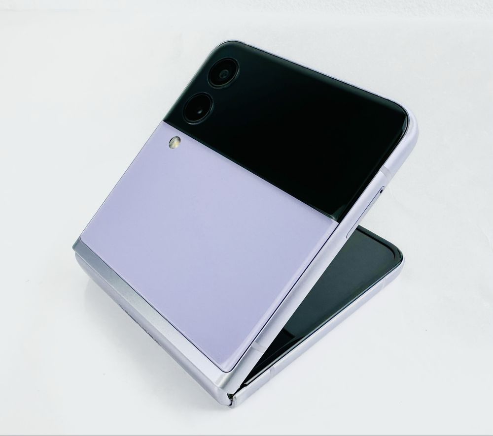 Samusng Galaxy Z Flip 3 5G 256GB 8GB RAM Lavender  Отличен!