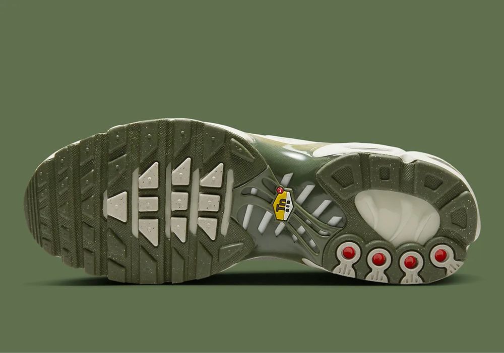 NIKE AIR MAX TN ‘Light Bone / Olive’