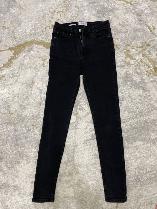 Продам женские джинсы