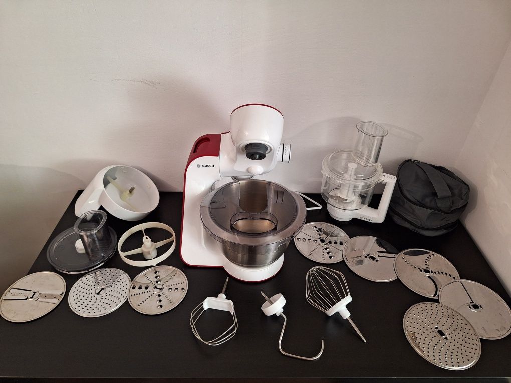 Robot de bucătărie Bosch MUM 5 cu accesorii