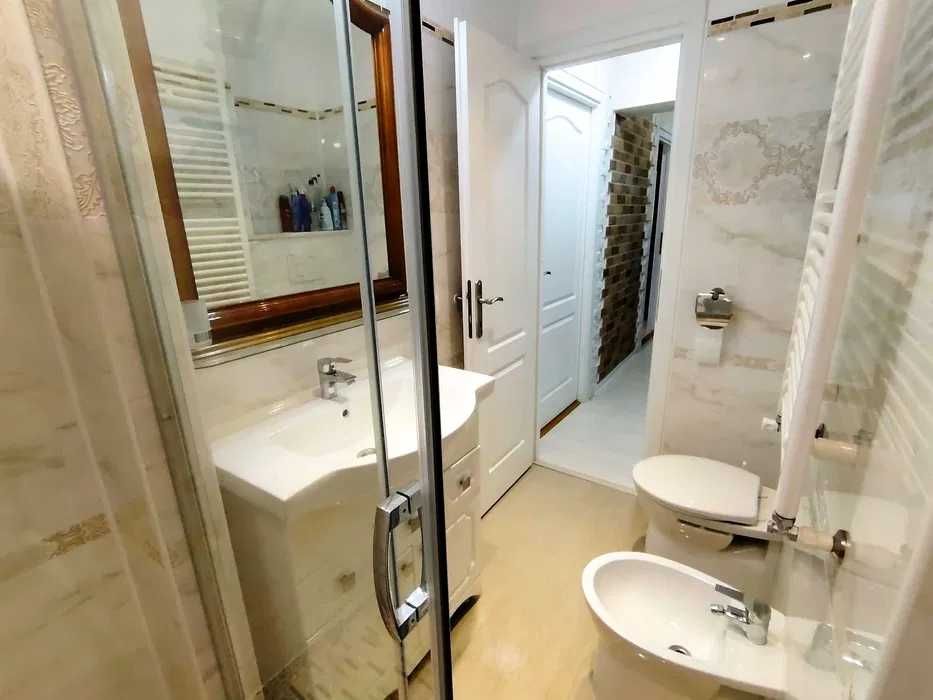 Apartament 3 camere lux,decomandat,etaj 2/4, central