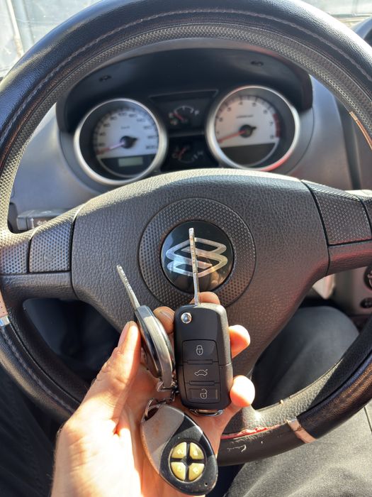 Deblocari auto, copiere si programare chei auto.