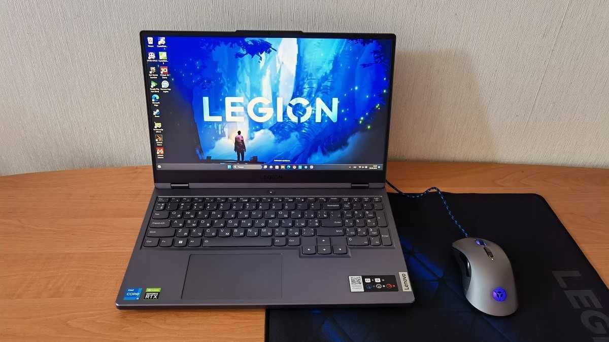 Лаптоп Gaming Lenovo Legion 5 15IAH7H