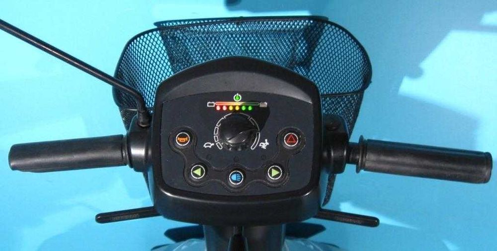 Scuter electric handicap/ batrani Invacare Leo - 6 km/h