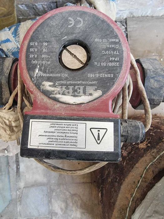 Газовый котёл с насосом и горелкой,,Gazda ishlaydigan kotyol sotiladi