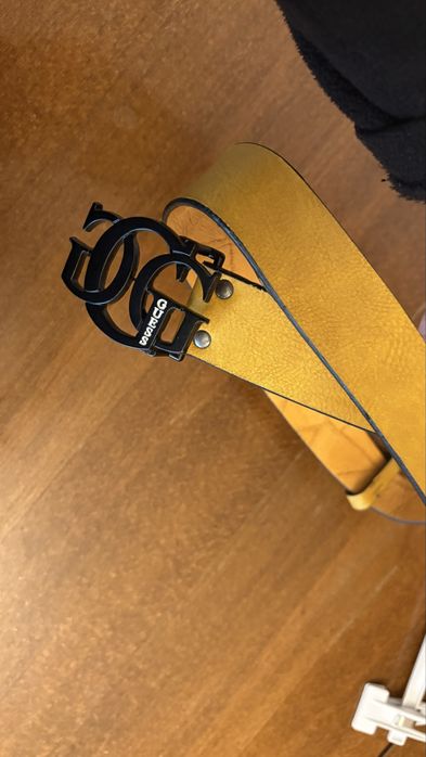 Колан жълт Guess