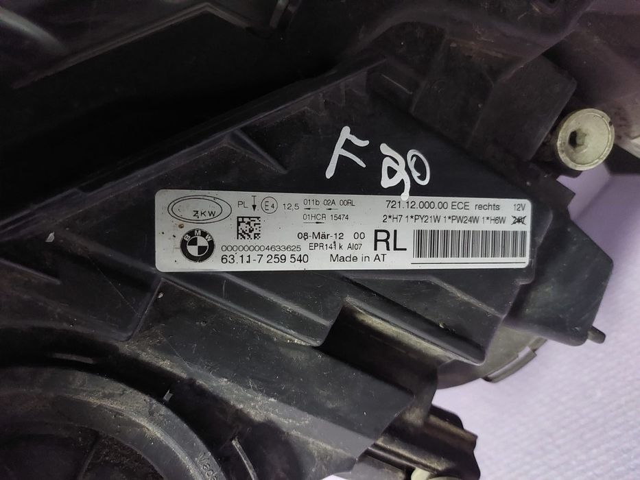 faruri BMW Seria 3 F30/F31 stânga + dreapta xyz