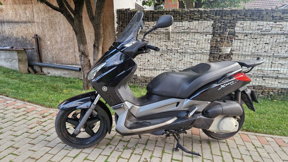 Yamaha x-max 250