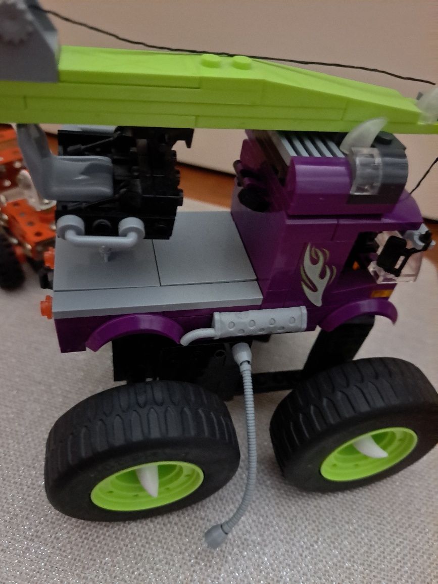 Lego monstertruck macara