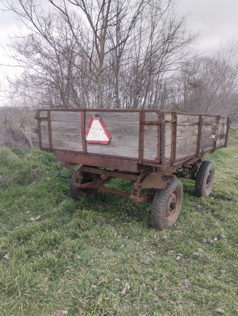 Тракторно ремарке