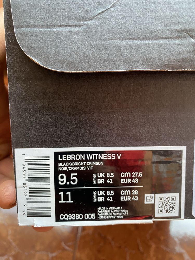Маратонки Nike Lebron Witness 5