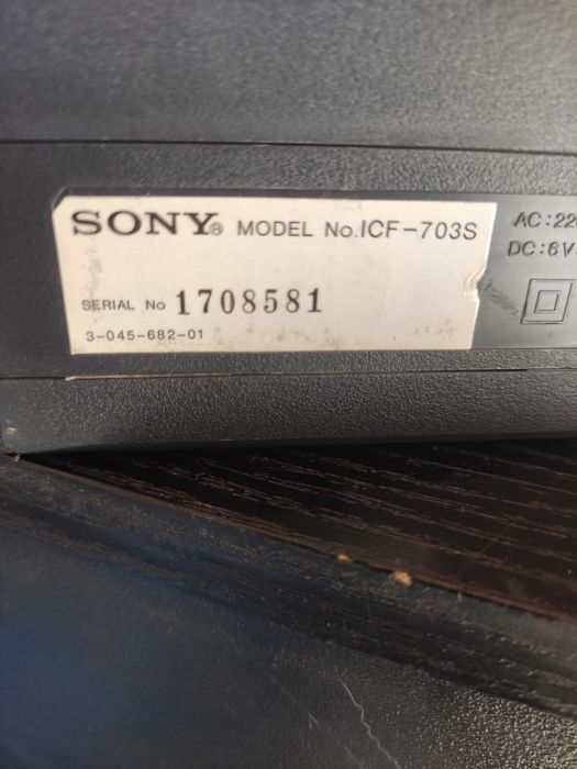 Sony model: icf-703S