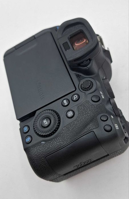 Canon R6 body sotiladi