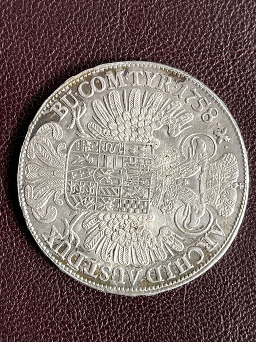 Vand moneda de argint