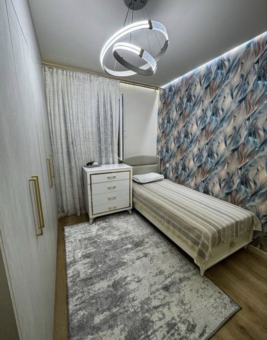 Продается квартира 4/1/4 на Ц-6/ напротив расторана на Небе