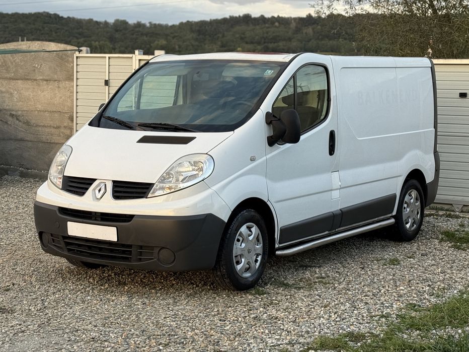 Renault Trafic 2014/04  - Euro 5 - 2.0 DCI  - A/C - Navi - Impecabil
