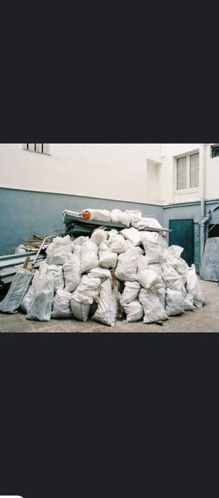 Transport moloz mobila veche debarasari apartamente deseuri