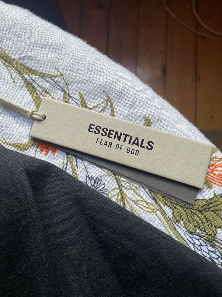 Тениска Fear of God Essentials