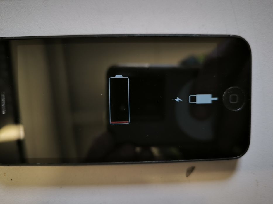 iPhone 5 și iPhone 6S