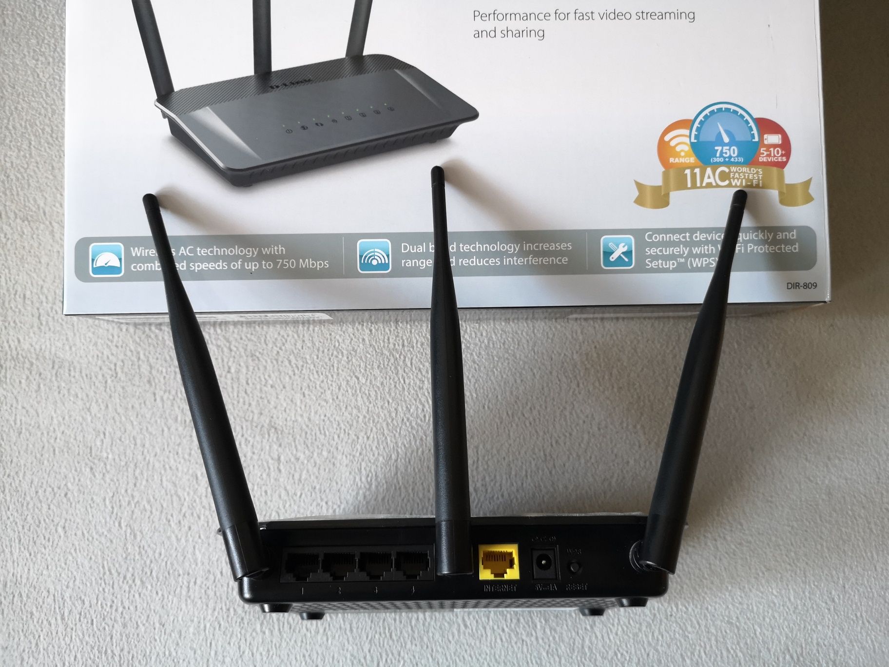 Router Wireless D-link DIR-809, AC750, Dual-Band, 3 antene Wi-Fi