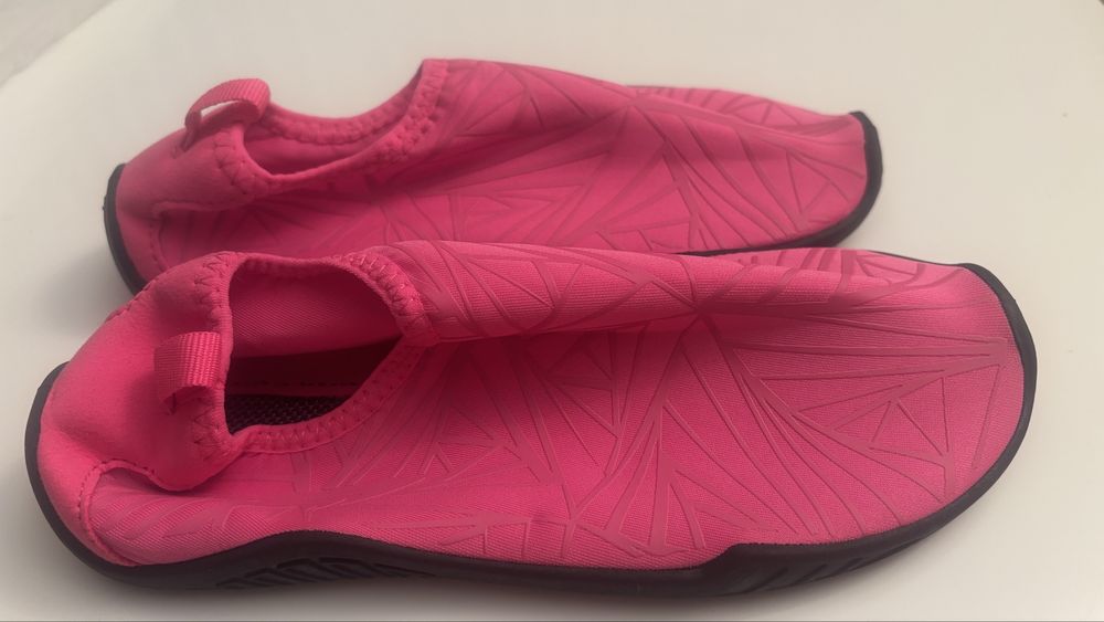 Papuci de apa noi, marime 32-33