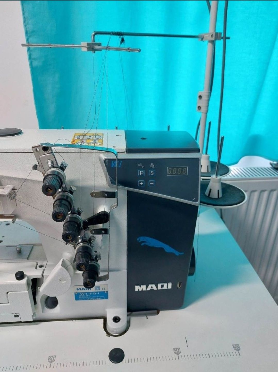 Masina de cusut butoniera usoara cu motor direct drive