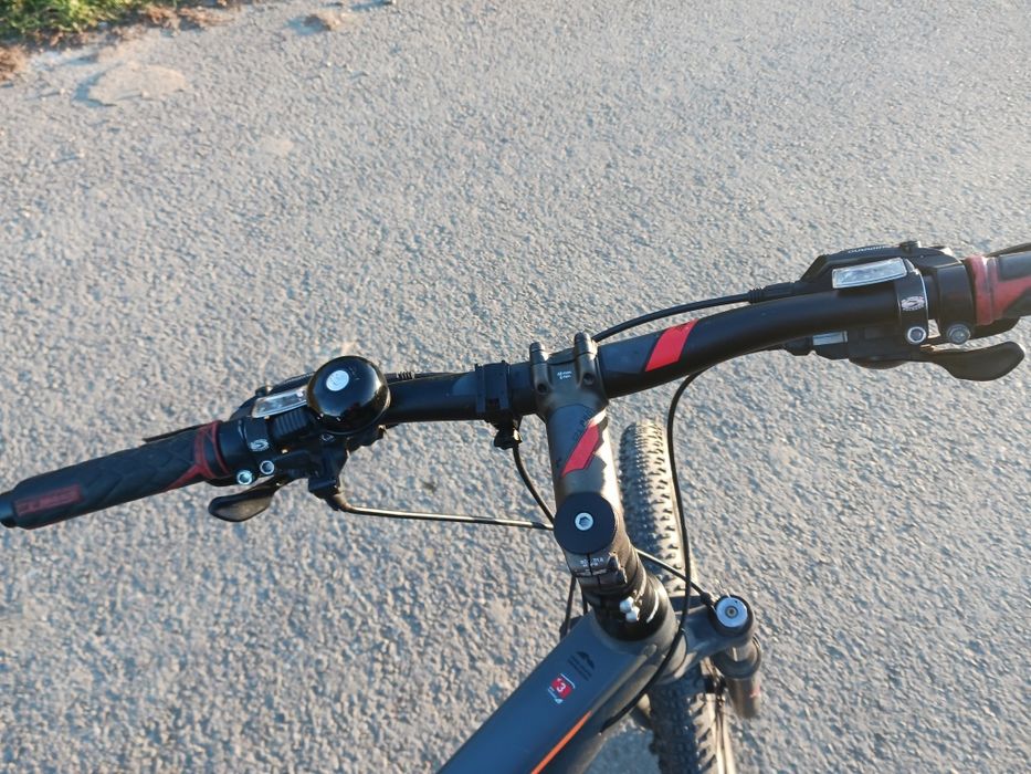 VÂND bicicletă nou