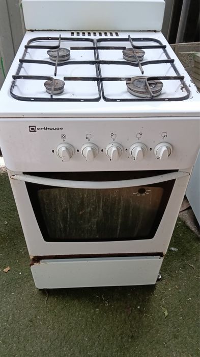 Продам газовую плиту .