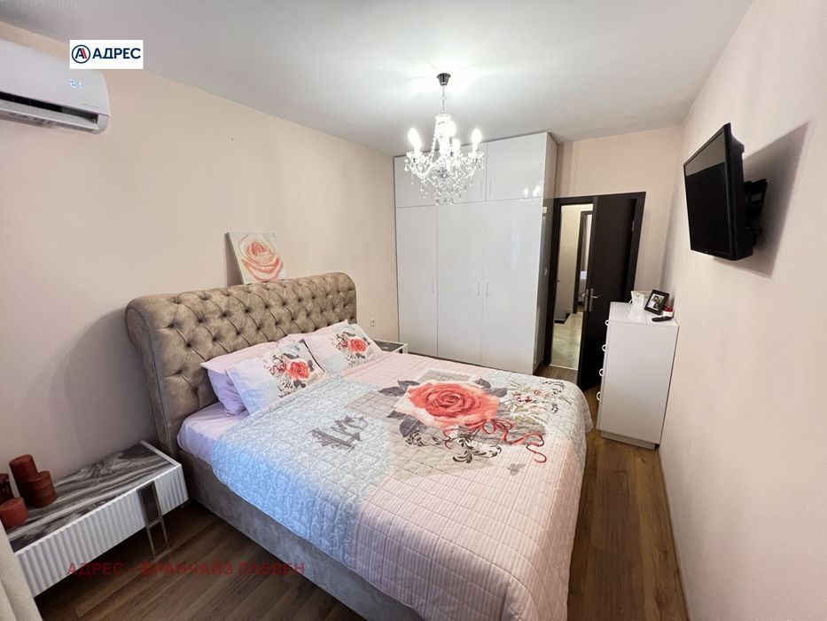 Продава се Тристаен апартамент в Плевен, Идеален център - 100 кв.м за 2000 €/кв.м - Снимка #5