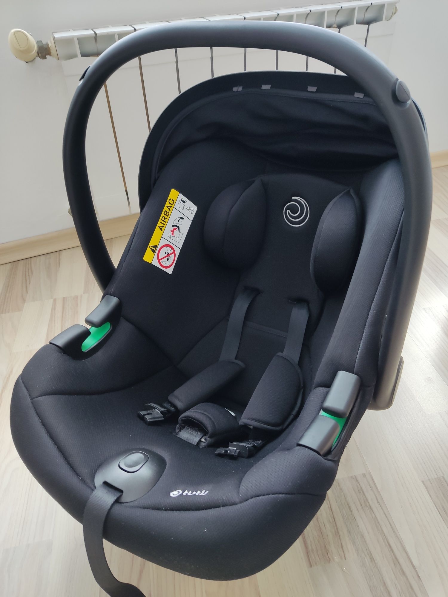 Столче за кола Tutis Elo Lux i-size (0-13 кг) и адаптери за количка