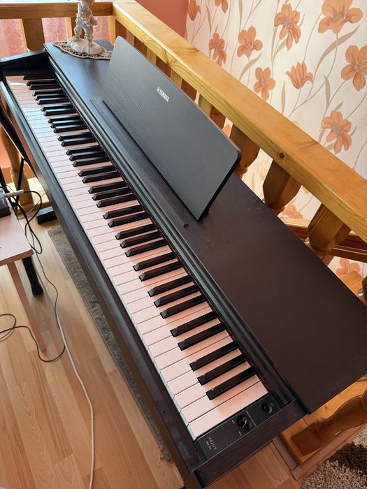 Vand pian electric yamaha