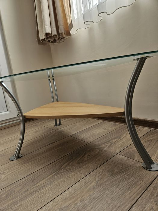 Маса холна метал, дърво и стъкло. 100/60/40см. + резервно стъкло..