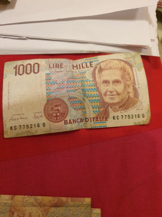 Vând colecție de 7000 de lire italiene