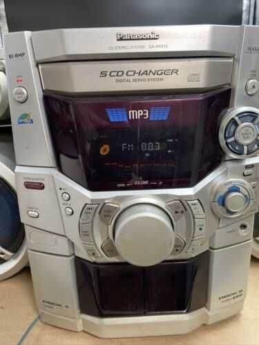 Combina Panasonic SA-AK410 Stereo System 5 CD Changer Dual Cassette