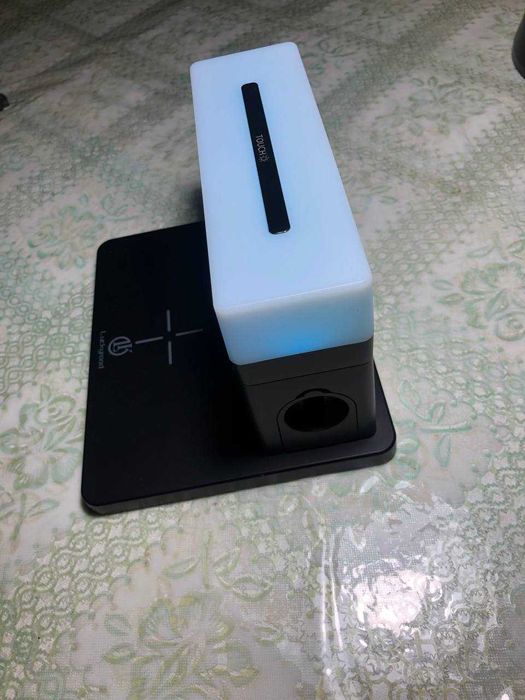 Беспроводная зарядка  Night light